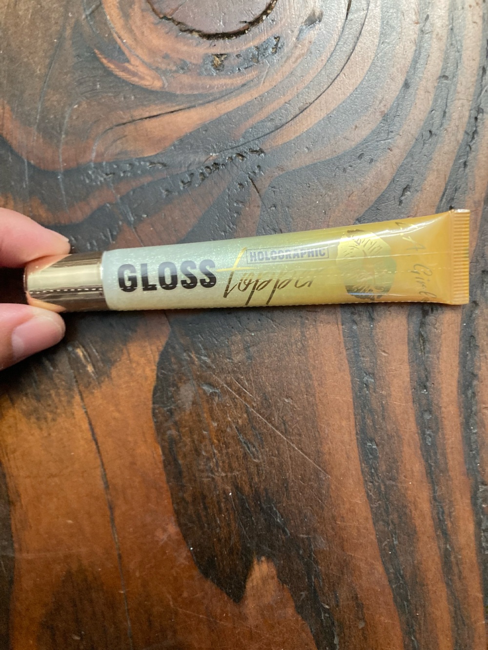 L.A Girl Shimmering Lip Gloss